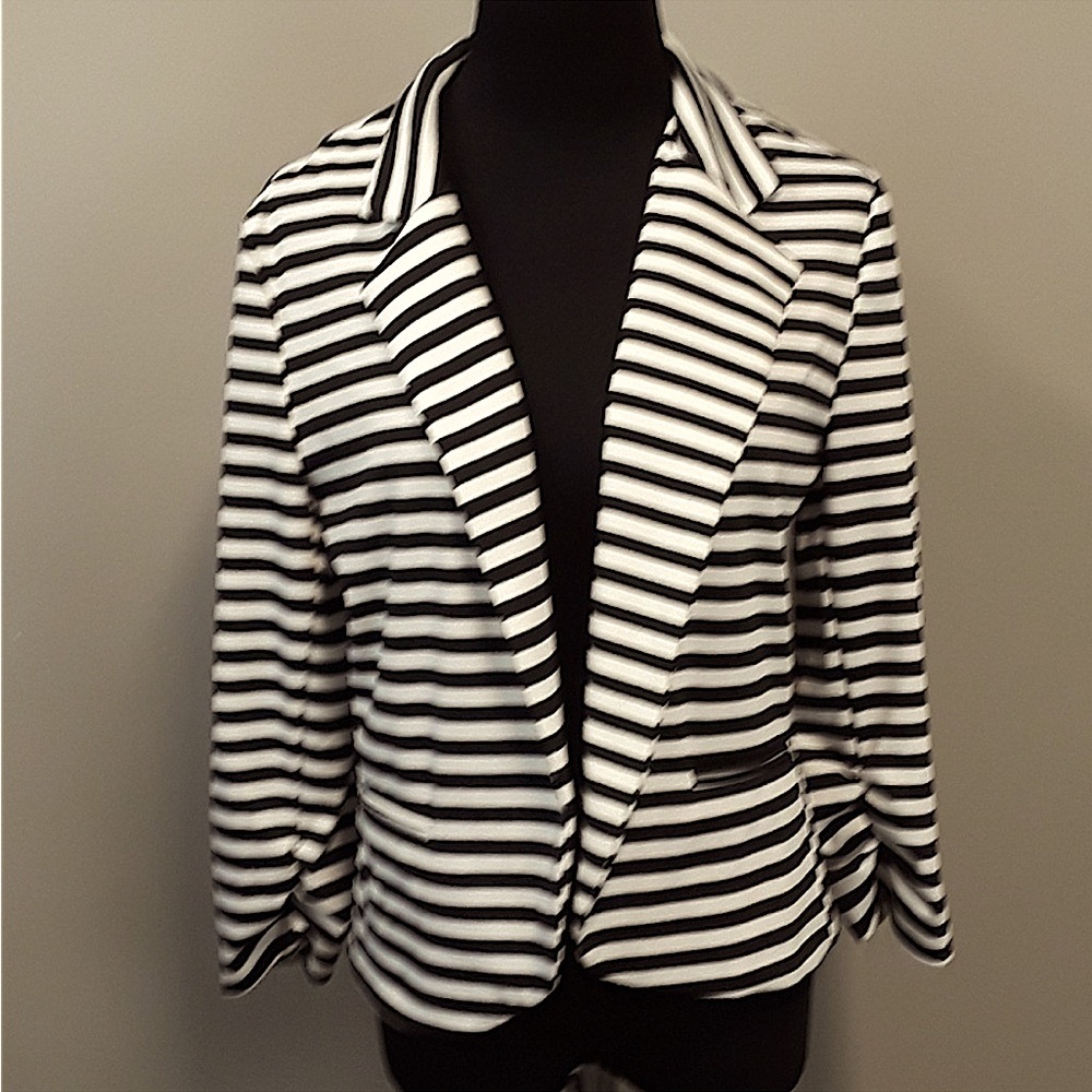 Lg Bar lll Black & White Stripe Open Front‎ Short Cropped Jacket Blazer Cardigan